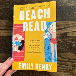 Beach Read by Emily Henry - paperback in very good condition, no bent corners!